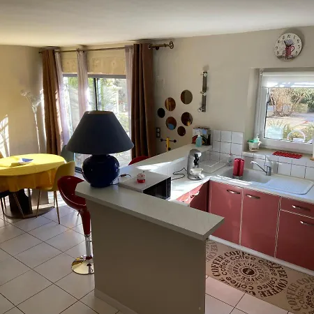 Le Mas Isachris T3 Hébergement de vacances La Garde-Adhémar